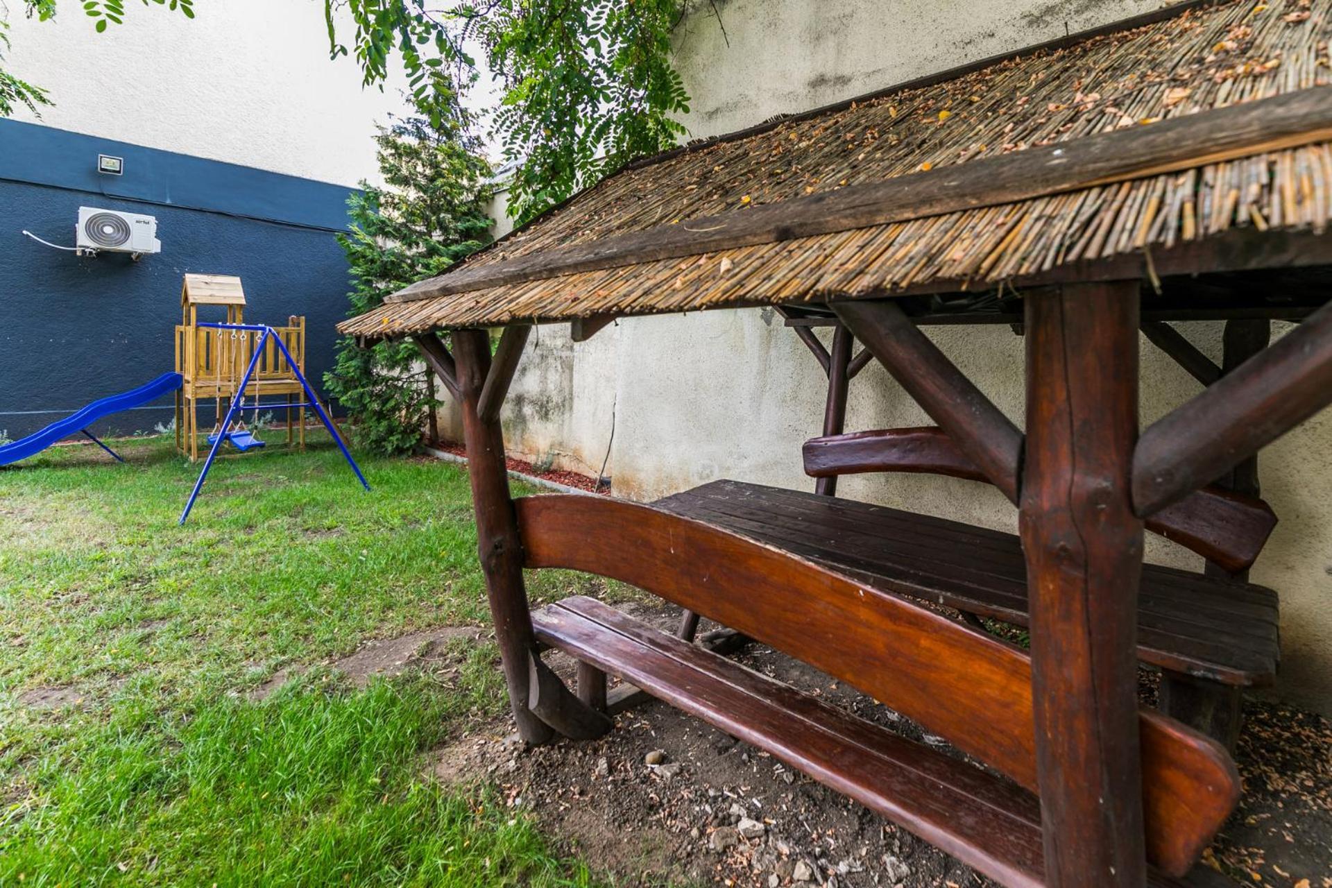 Mariposa Apartments บูดาเปสต์ ภายนอก รูปภาพ