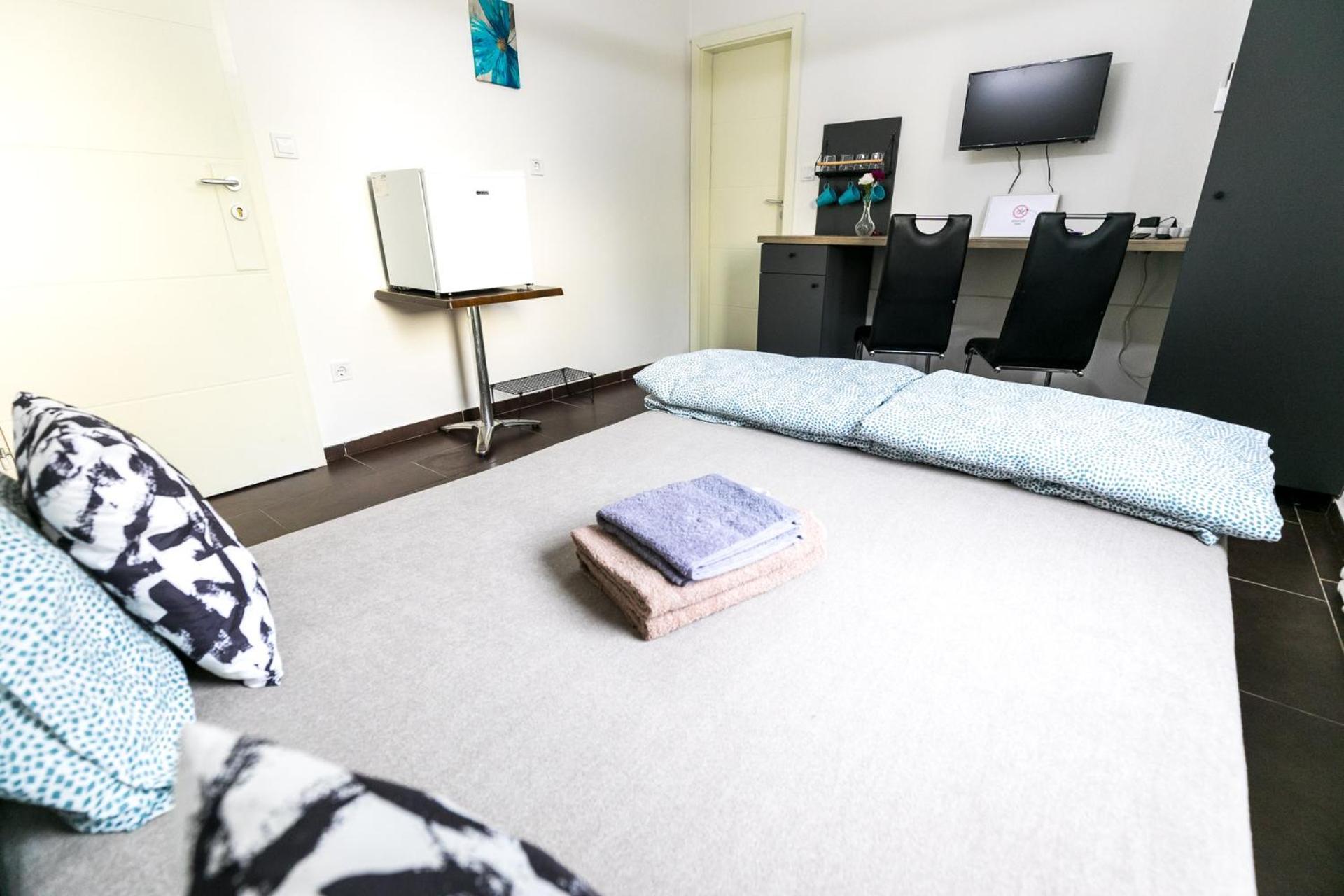 Mariposa Apartments บูดาเปสต์ ภายนอก รูปภาพ
